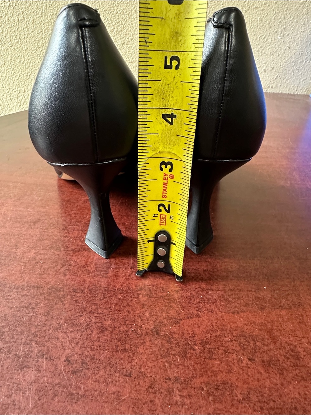 ##550, Size 10, Nine West Black Pointed Toe High Heels